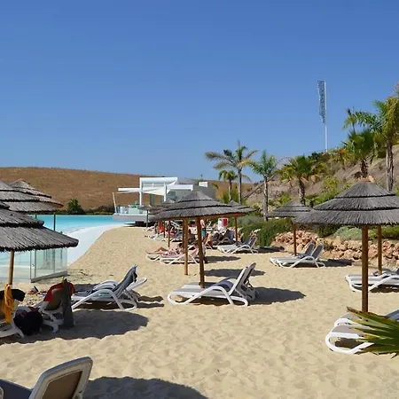 Al4-2025 - - Alcazaba Lagoon Apartment *