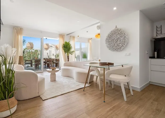 Al4-2025 - - Alcazaba Lagoon