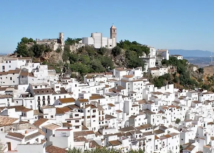 Al4-2025 - - Alcazaba Lagoon * Estepona