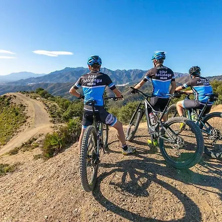 Al4-2025 - - Alcazaba Lagoon * Estepona