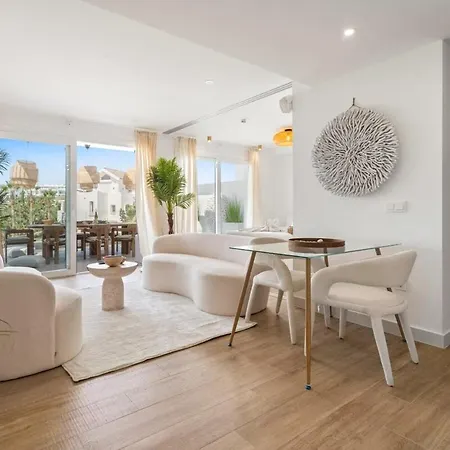 Al4-2025 - - Alcazaba Lagoon